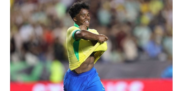 Brasil innledet en ny æra med ung lagoppstilling